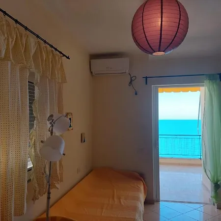 Janos * Sarandë