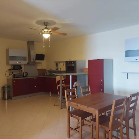 Janos Apartmán Sarandë