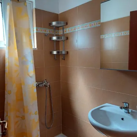 Janos Apartmán Sarandë